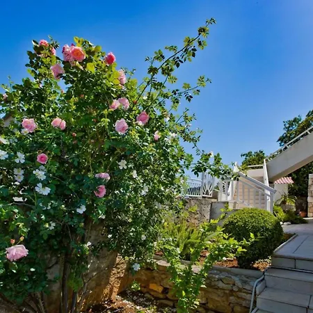 Charming And Sunny Hvar Appartement