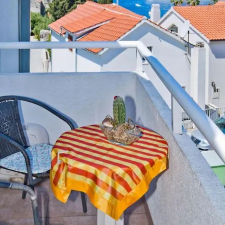 Charming And Sunny Hvar Appartement