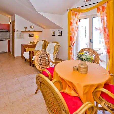 Charming And Sunny Hvar *