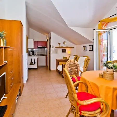 Charming And Sunny Hvar Διαμέρισμα *