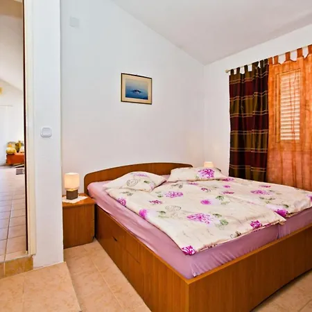 Charming And Sunny Hvar Χβαρ